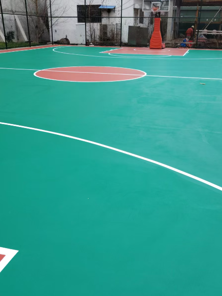 临沂 球场长期使用易出现地面开裂